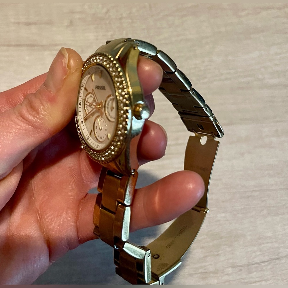 Fossil Women’s Gold Tone Crystal Bezel Watch with Mother of Pearl Dial - Picture 6 of 9